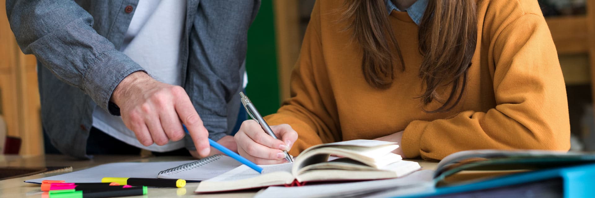 Reserva plaza en nuestra academia de refuerzo escolar en Ferrol